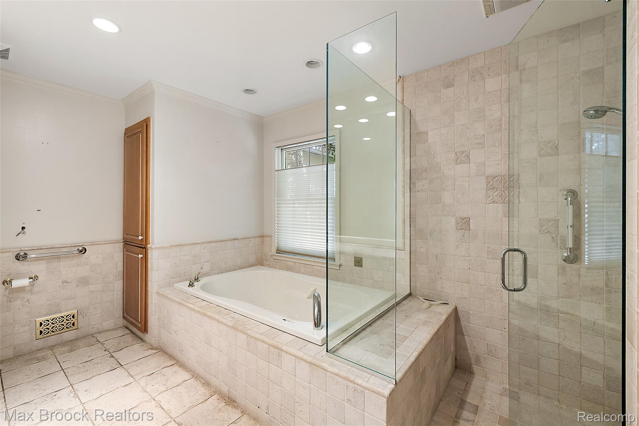 674 Rudgate Road Bloomfield Hills, MI 48304 - Photo 13 of 28 674 Rudgate-56.jpg