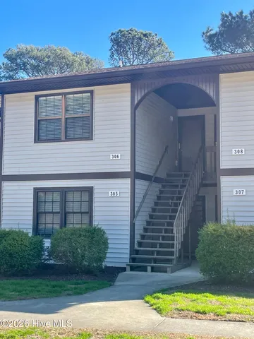 $179,900 | 306 Country Club Villa Drive, Unit 3, Shallotte, NC 28470