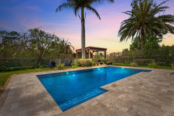$699,900 | 742 Southeast Mixon Place, Stuart, FL 34997