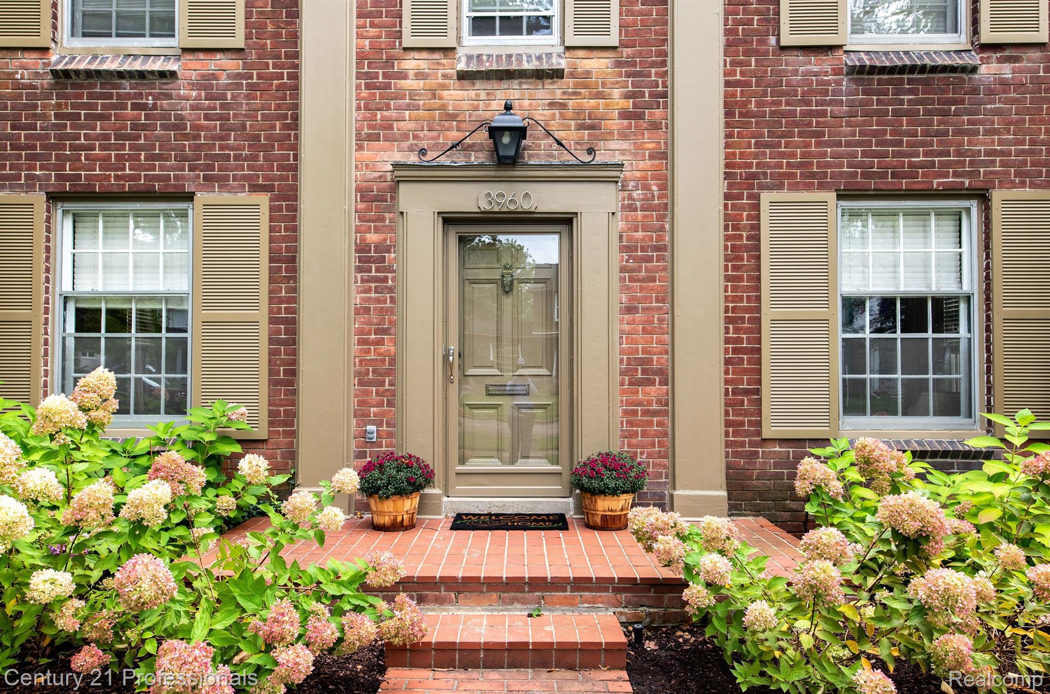 3960 Cumberland Road Berkley, MI 48072 - Photo 3 of 41 Gallery Image 3