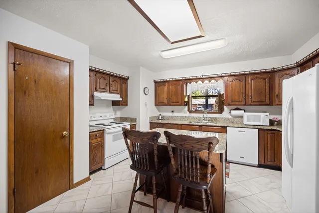 $385,000 | 2024 Bayshore Drive, Niceville, FL 32578