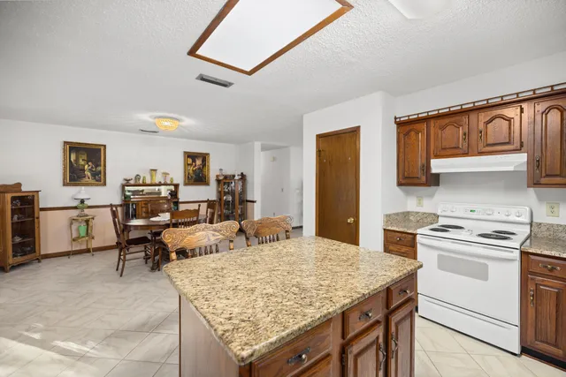 $385,000 | 2024 Bayshore Drive, Niceville, FL 32578