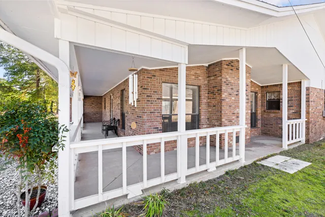 $385,000 | 2024 Bayshore Drive, Niceville, FL 32578