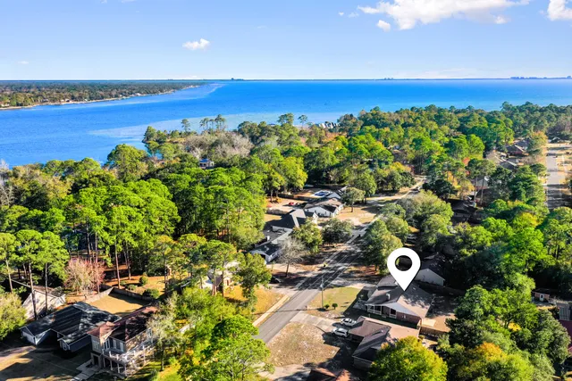 $385,000 | 2024 Bayshore Drive, Niceville, FL 32578