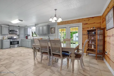 $182,500 | 1715 North State Street, Abbeville, LA 70510