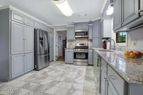 $182,500 | 1715 North State Street, Abbeville, LA 70510