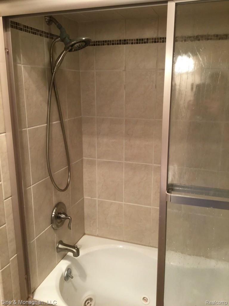 1082 Hampton Road Grosse Pointe, MI 48236 - Photo 18 of 50 IMG_0029.jpg