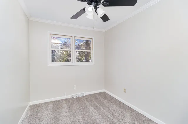 $349,900 | 230 Bayshore Drive, Lake Bluff, IL 60044