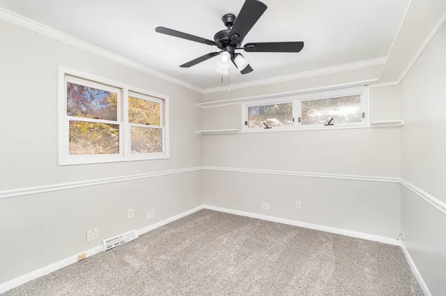 $349,900 | 230 Bayshore Drive, Lake Bluff, IL 60044