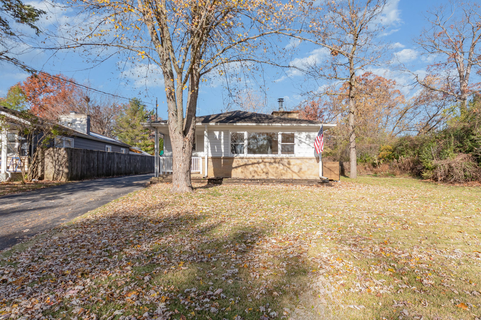 230 Bayshore Drive Lake Bluff, IL 60044 - Photo 2 of 17