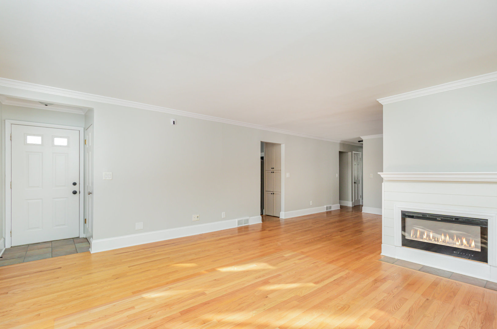 230 Bayshore Drive Lake Bluff, IL 60044 - Photo 4 of 17