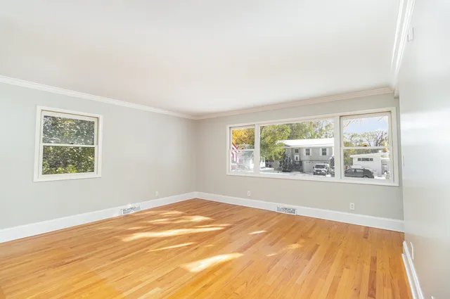 $349,900 | 230 Bayshore Drive, Lake Bluff, IL 60044