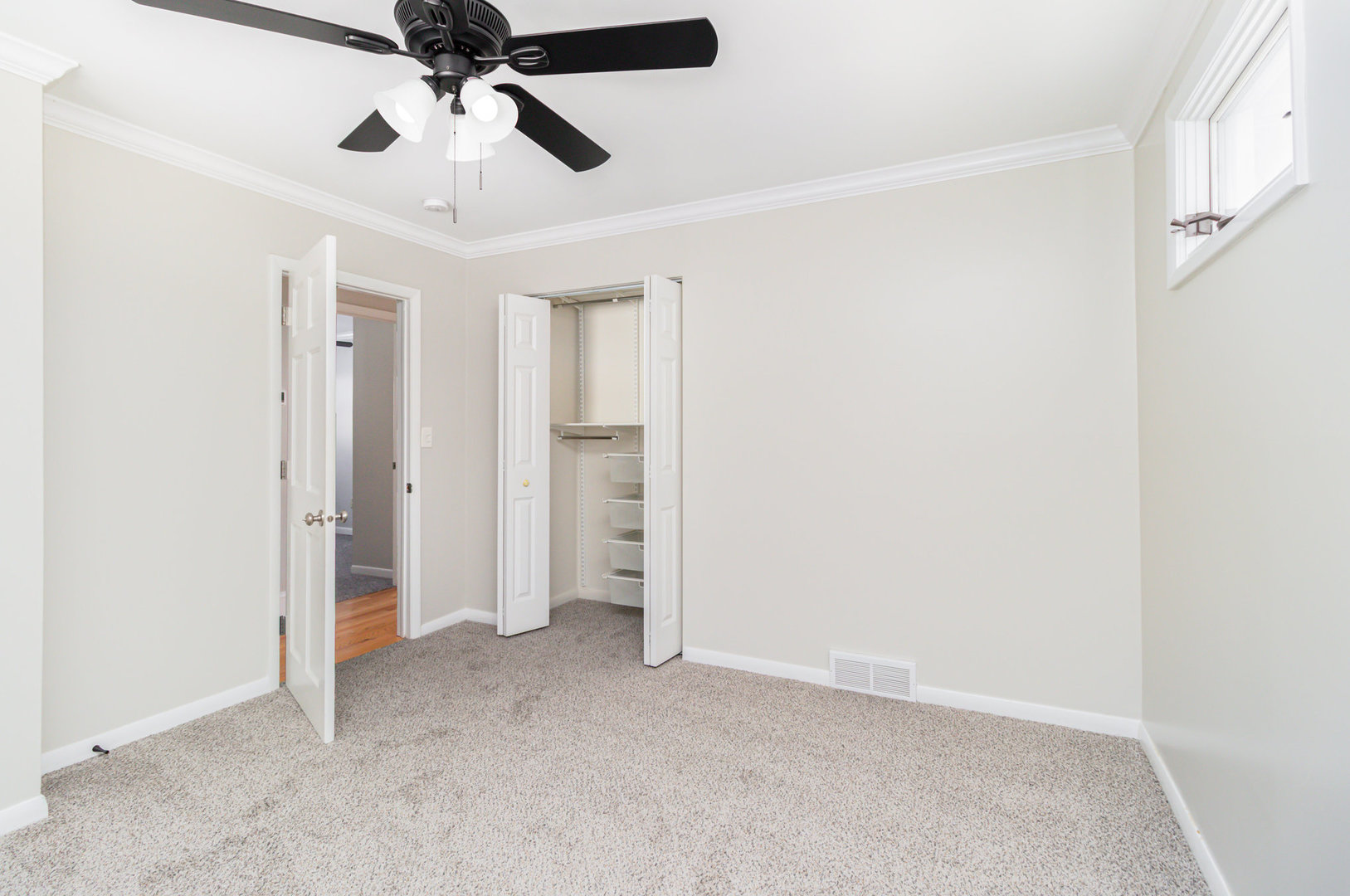 230 Bayshore Drive Lake Bluff, IL 60044 - Photo 10 of 17