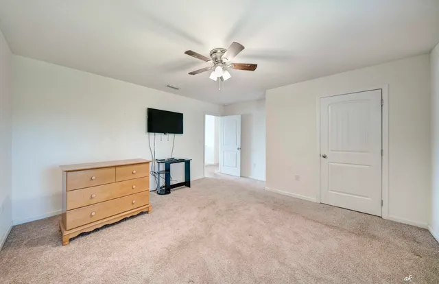 a view of a storage & utility room with a washer and dryer