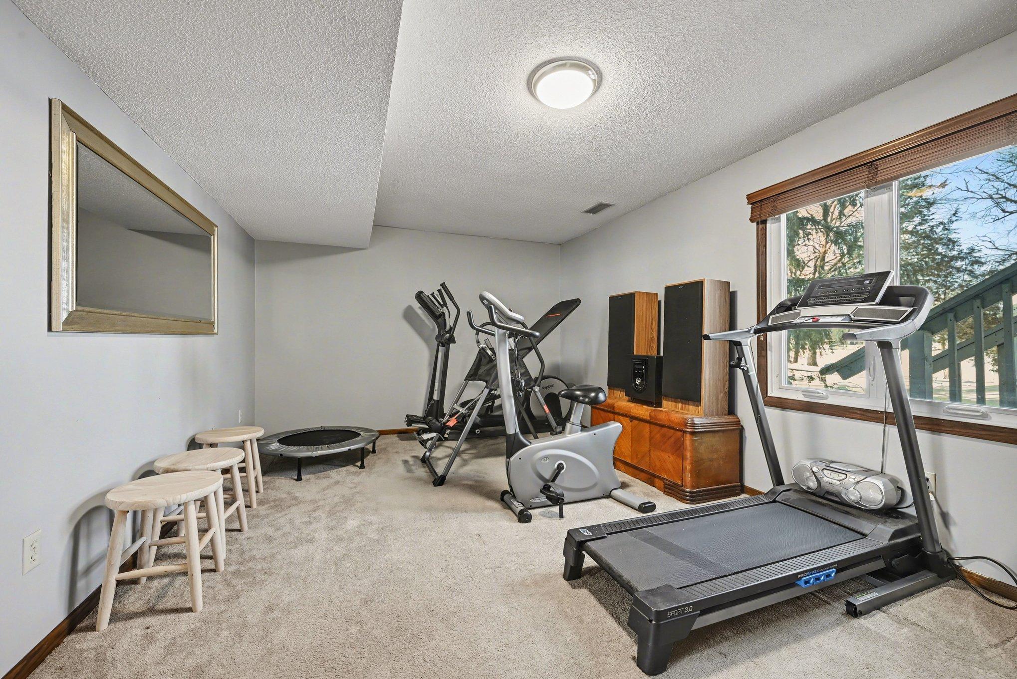 630 Tyrol Lane Shakopee, MN 55379 - Photo 29 of 40