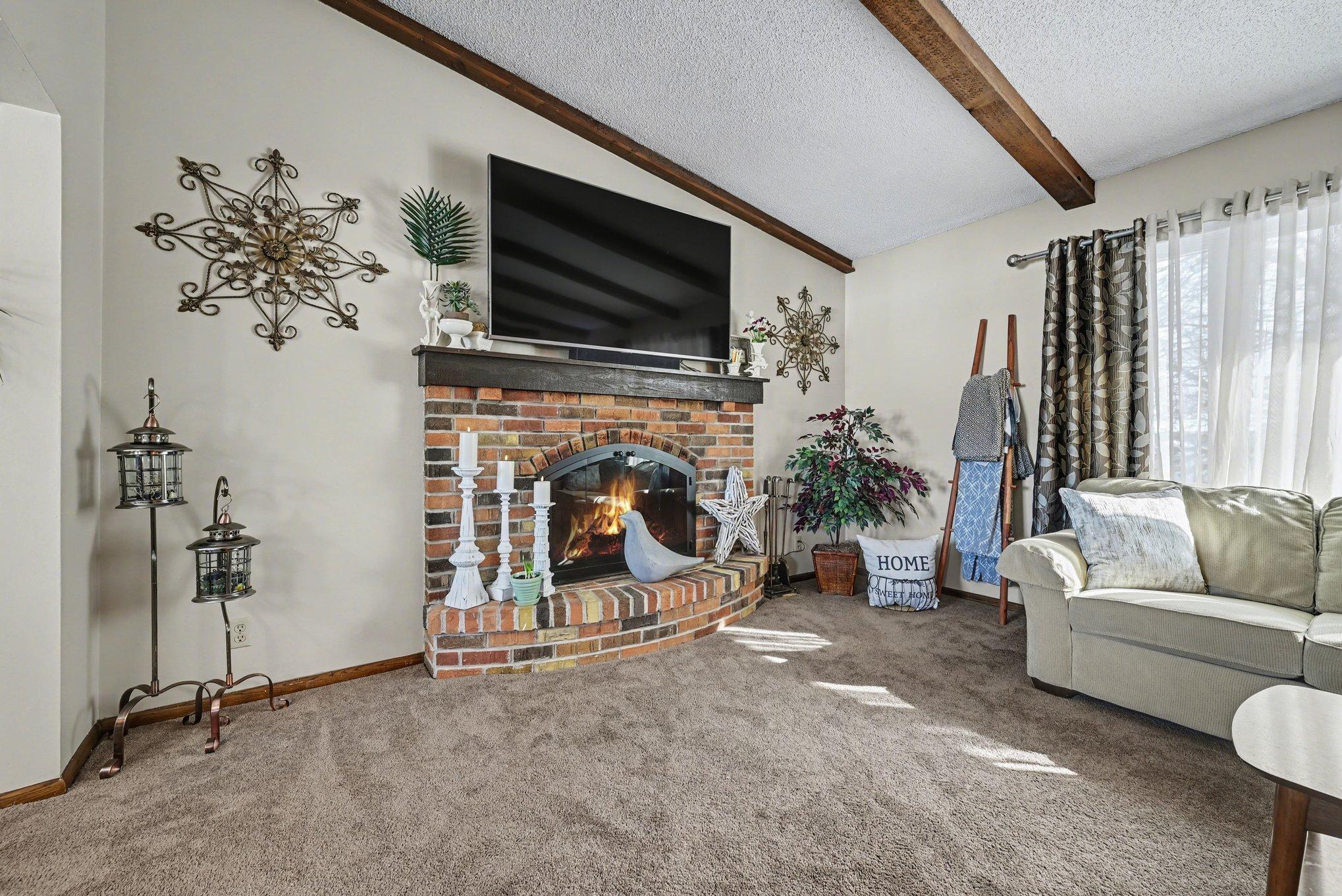 630 Tyrol Lane Shakopee, MN 55379 - Photo 4 of 40