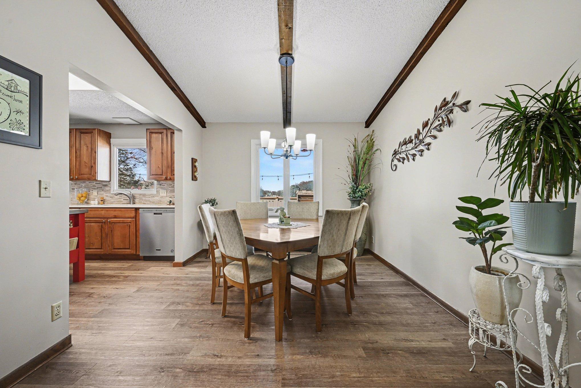 630 Tyrol Lane Shakopee, MN 55379 - Photo 8 of 40