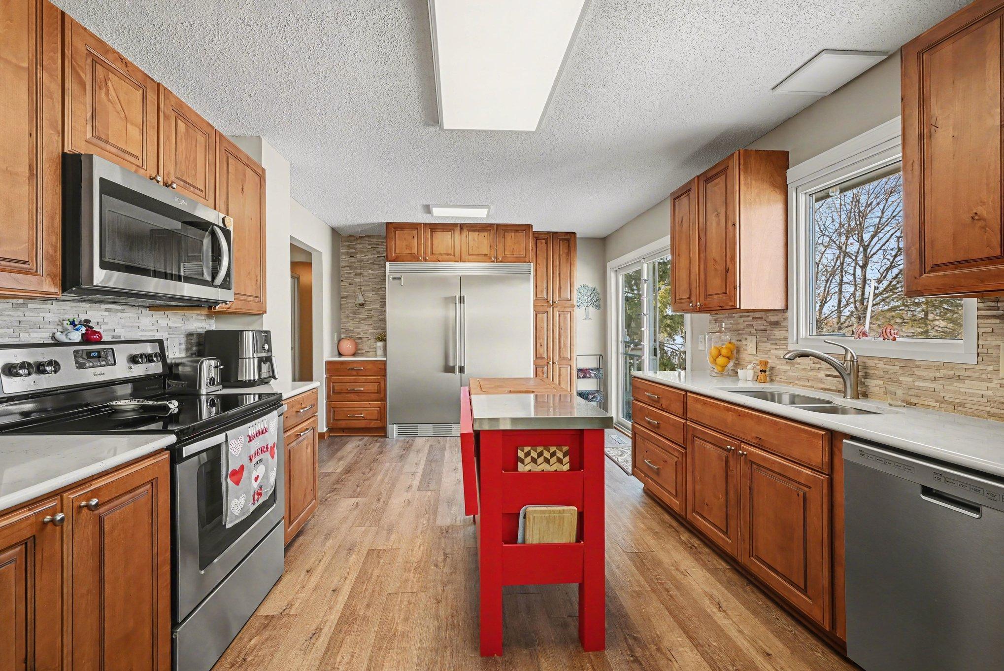 630 Tyrol Lane Shakopee, MN 55379 - Photo 10 of 40