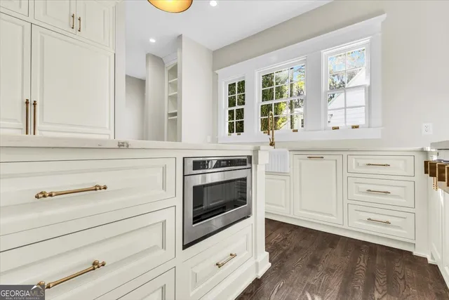 a view of an empty walk in closet