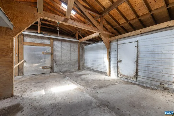 a view of a garage