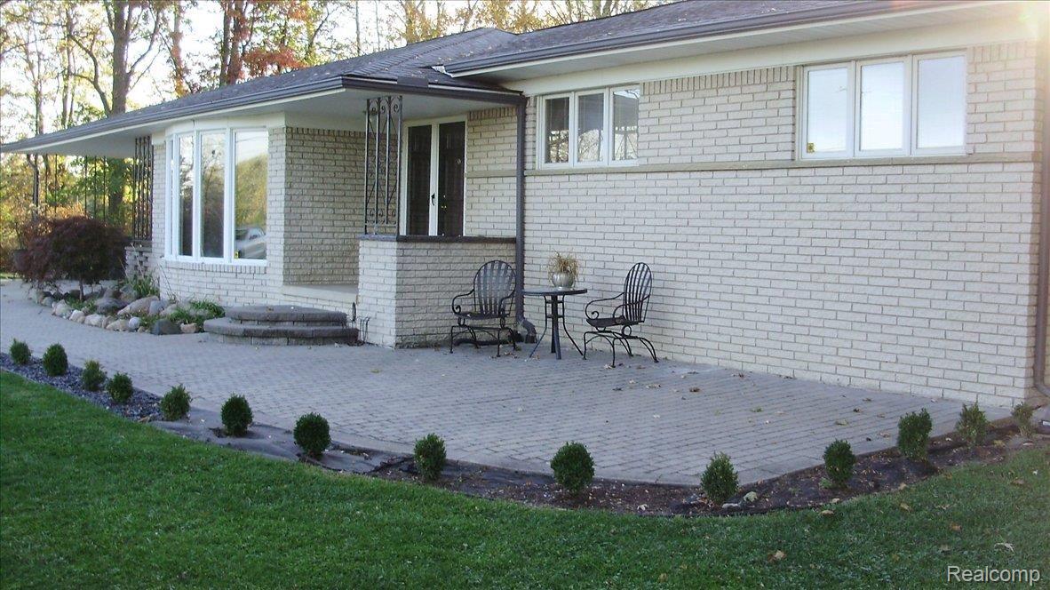 71601 Weeks Road Richmond, MI 48062 - Photo 1 of 24 Front