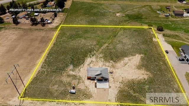 148 Pheasant Run Circle American Falls, ID 83211 - Photo 2 of 35