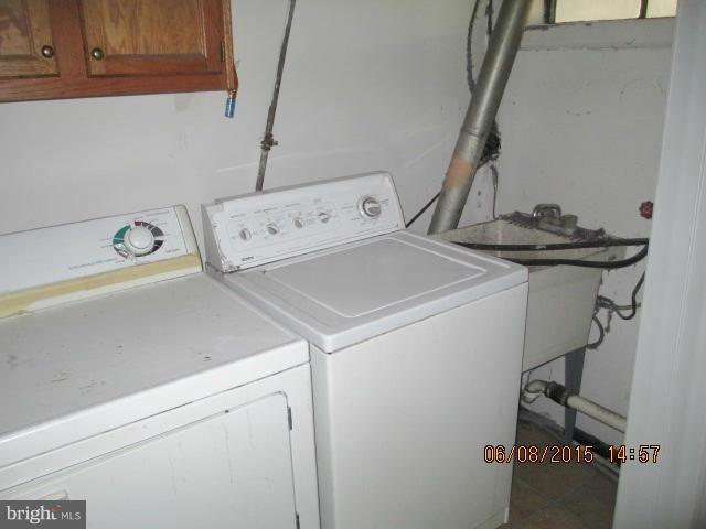 1347 Dalton Road Baltimore, MD 21234 - Photo 14 of 16 Laundry area