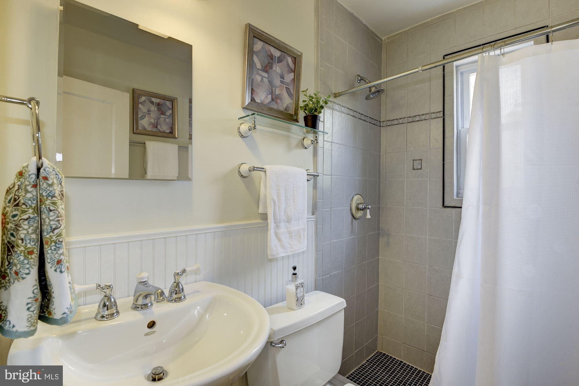 6003 Greentree Road Bethesda, MD 20817 - Photo 12 of 33 Bath