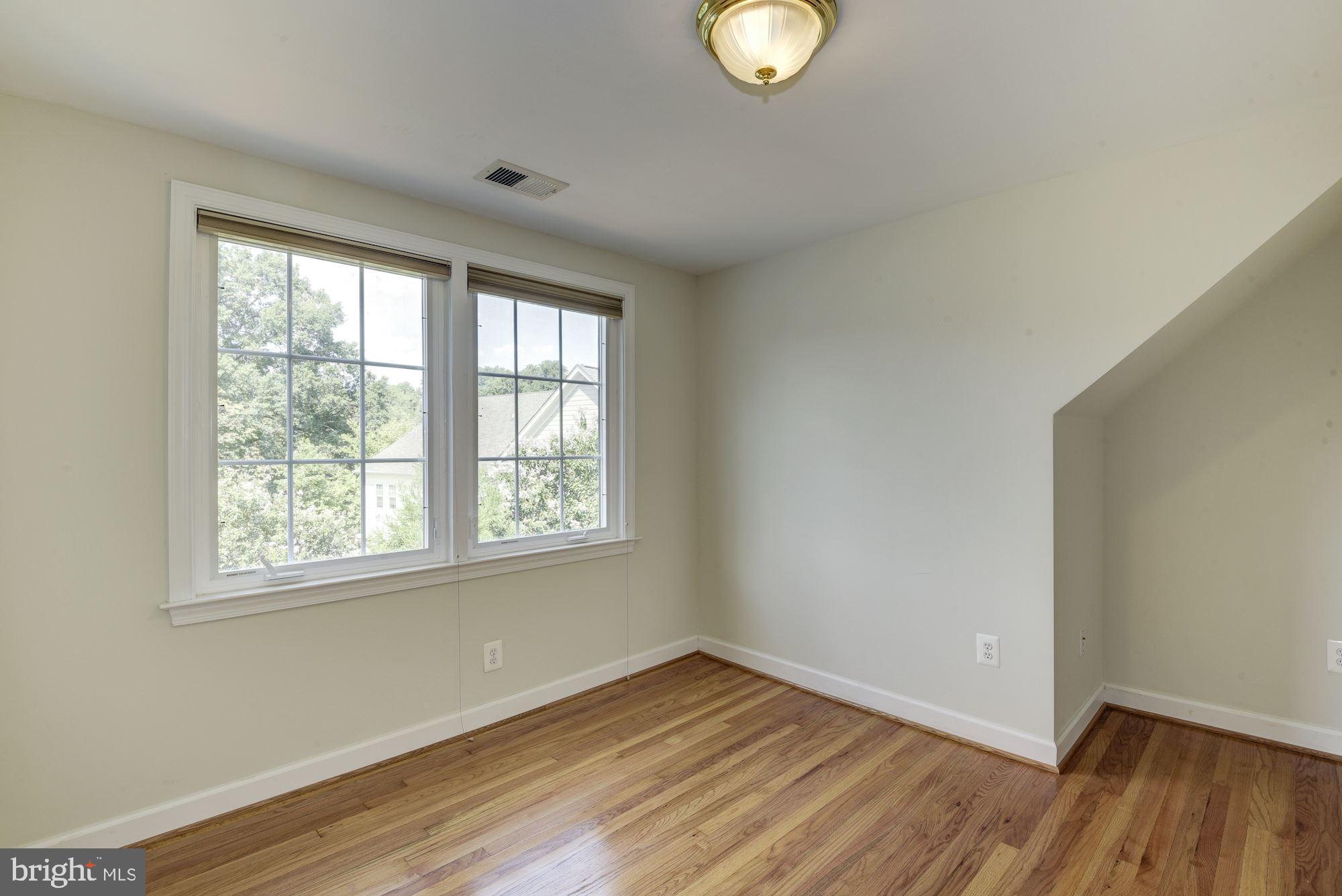6003 Greentree Road Bethesda, MD 20817 - Photo 20 of 33 Forth bedroom