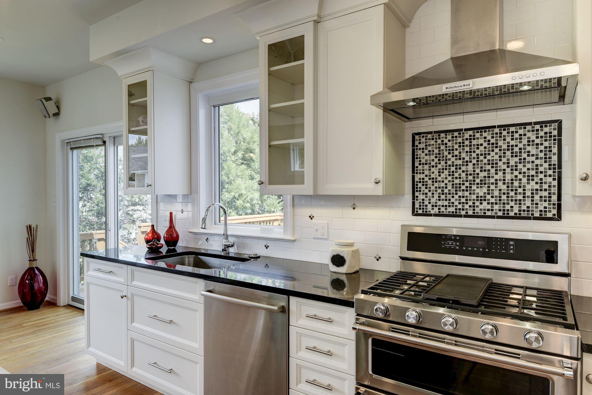 6003 Greentree Road Bethesda, MD 20817 - Photo 9 of 33 Kitchen