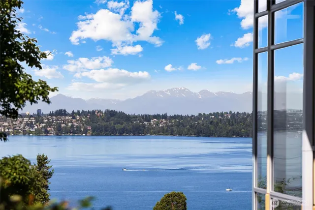 $6,250,000 | 5511 104th Avenue Northeast, Kirkland, WA 98033