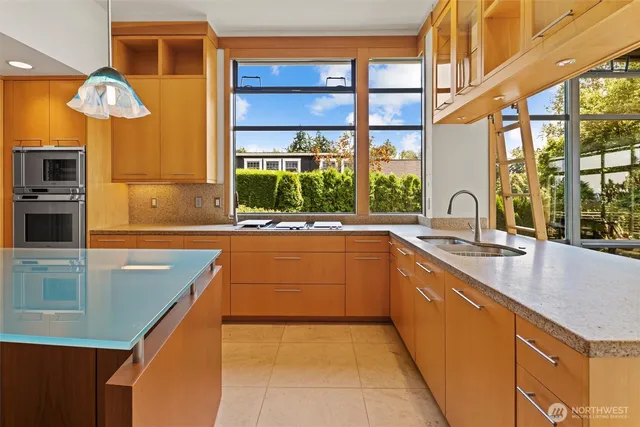 $6,250,000 | 5511 104th Avenue Northeast, Kirkland, WA 98033