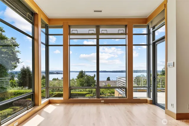 $6,250,000 | 5511 104th Avenue Northeast, Kirkland, WA 98033