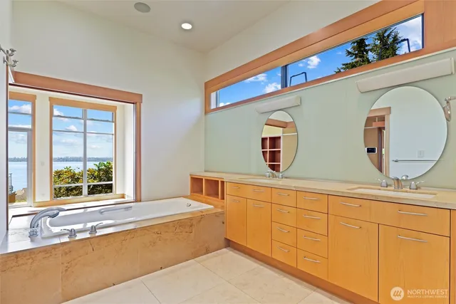 $6,250,000 | 5511 104th Avenue Northeast, Kirkland, WA 98033