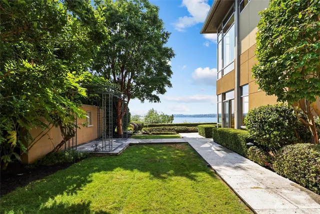 $6,250,000 | 5511 104th Avenue Northeast, Kirkland, WA 98033