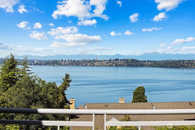 $6,250,000 | 5511 104th Avenue Northeast, Kirkland, WA 98033
