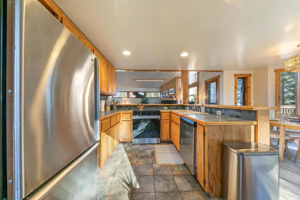 $1,075,000 | 11504 Ski Slope Way, Truckee, CA 96161
