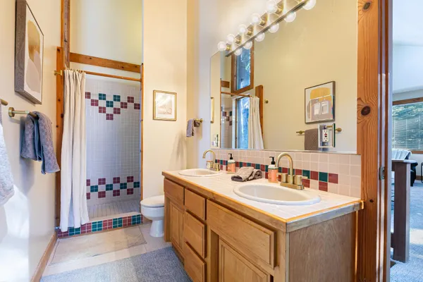 $1,075,000 | 11504 Ski Slope Way, Truckee, CA 96161