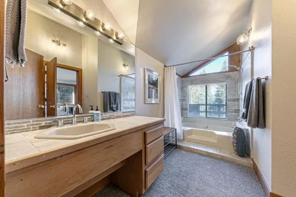 $1,075,000 | 11504 Ski Slope Way, Truckee, CA 96161