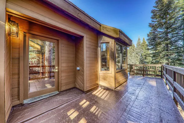$1,075,000 | 11504 Ski Slope Way, Truckee, CA 96161