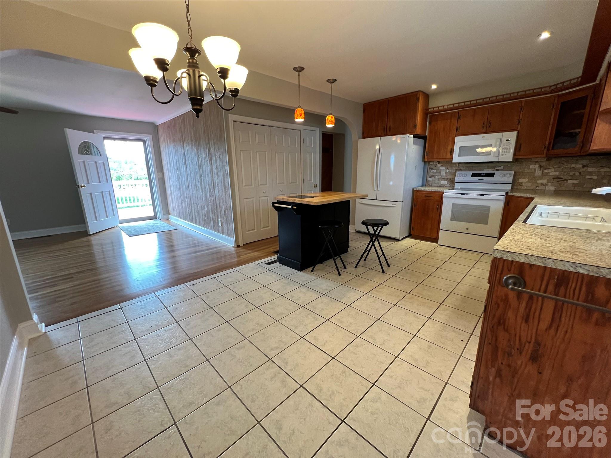 93 Laycock Road Hendersonville, NC 28792 - Photo 13 of 34 Gallery Image 13