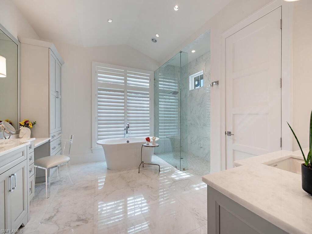 141 9th Avenue South Naples, FL 34102 - Photo 19 of 33