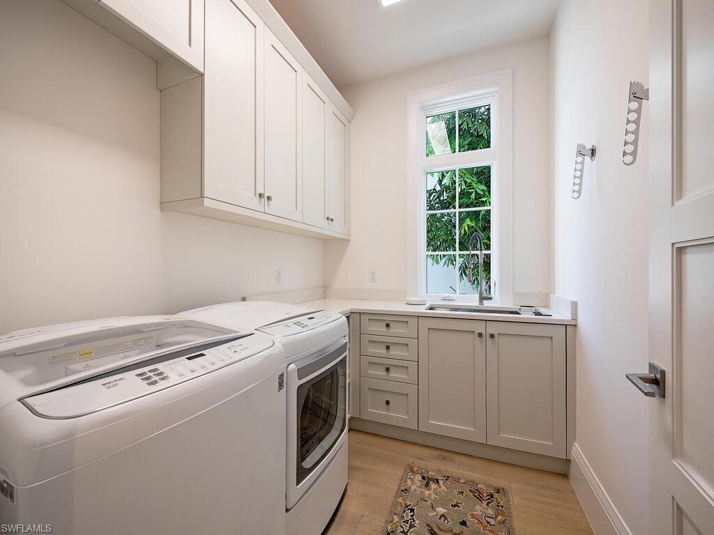 141 9th Avenue South Naples, FL 34102 - Photo 21 of 33