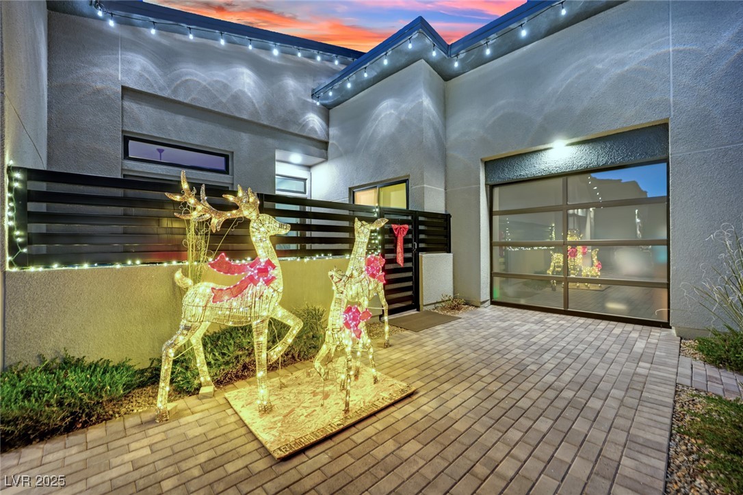 397 Highview Rdg Avenue Las Vegas, NV 89138 - Photo 3 of 97 Driveway and courtyard entrance