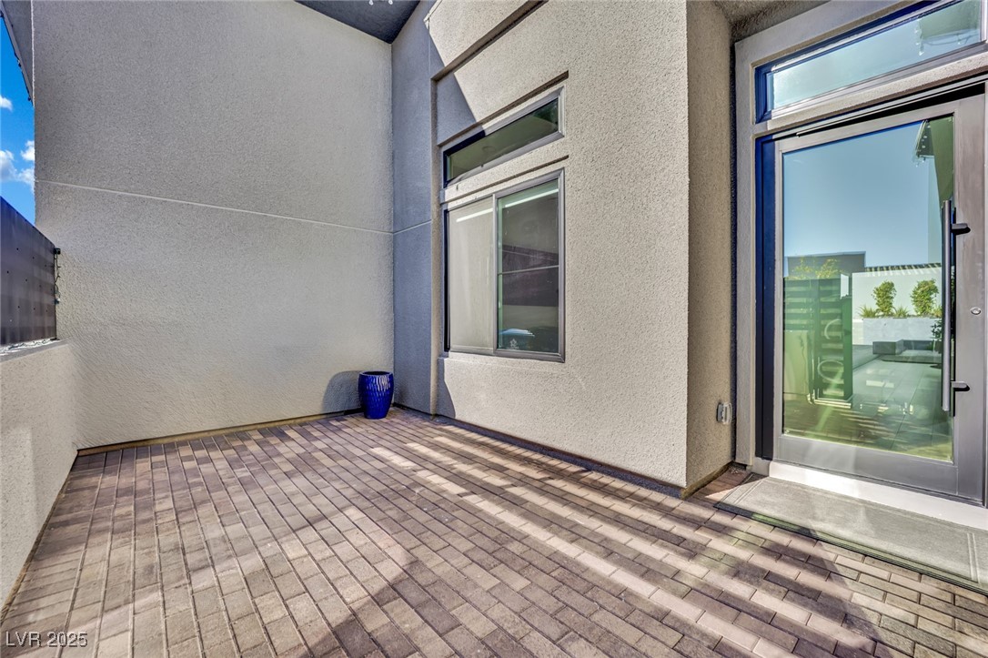 397 Highview Rdg Avenue Las Vegas, NV 89138 - Photo 81 of 97 View of patio