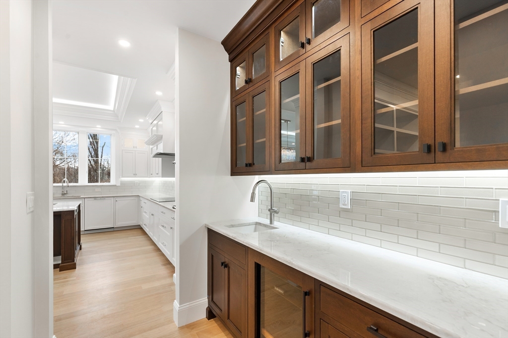 320 Concord Avenue Lexington, MA 02421 - Photo 10 of 40