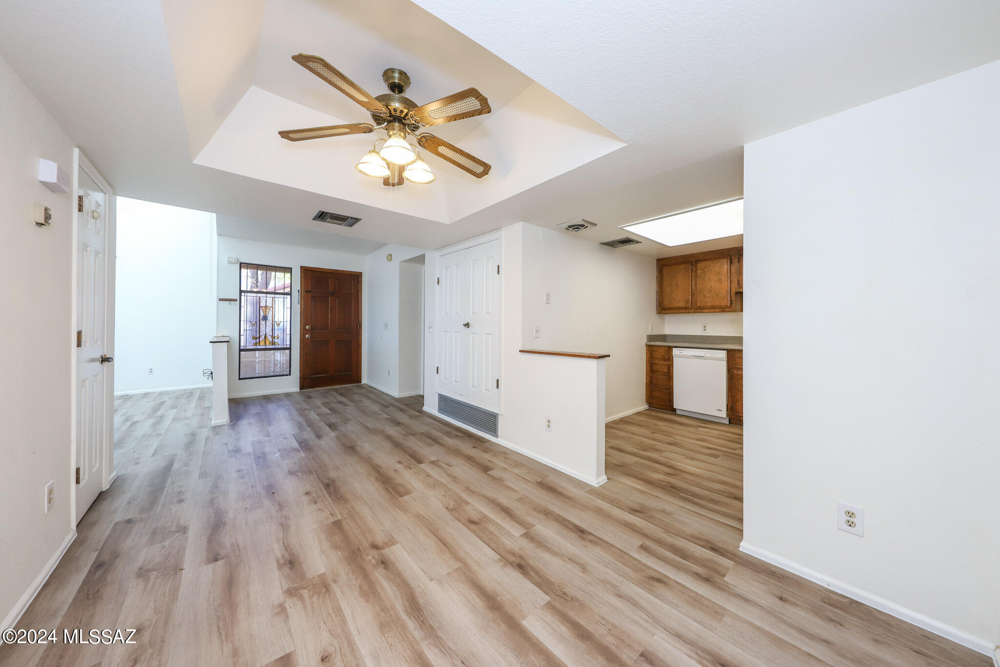 8271 North Oracle Road, Unit 250 Tucson, AZ 85704 - Photo 7 of 26 Dining area
