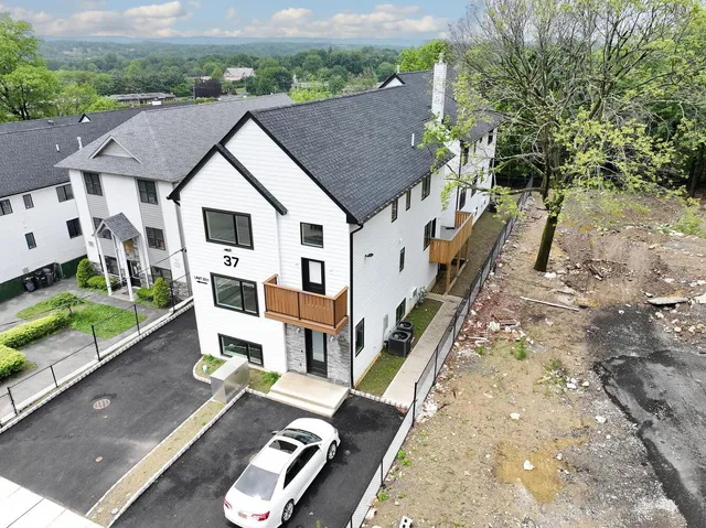 $1,400,000 | 37 Ewing Avenue, Unit 201, Spring Valley, NY 10977