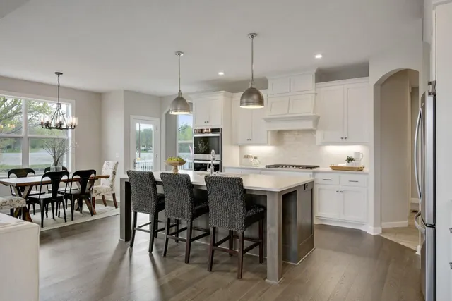 $869,900 | 3660 Knightsbridge Ln Lake North, Lake Elmo, MN 55042