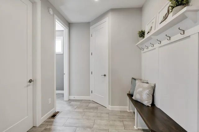 $869,900 | 3660 Knightsbridge Ln Lake North, Lake Elmo, MN 55042